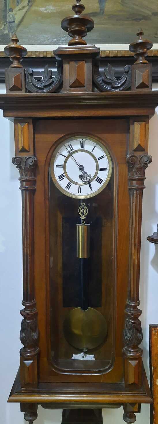 VAND PENDULA VECHE, VIENEZA, CU O GREUTATE AN FABRICATIE 1850 DIMENSIUNI: 105 X 37 CM PRET 2300 LEI VAND PENDULA VECHE, VIENEZA, CU O GREUTATE AN FABRICATIE 1850 DIMENSIUNI: 105 X 37 CM PRET 2300 LEI